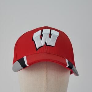 NCAA Wisconsin University Badgers Captivating Headwear Strapback Baseball Hat‎